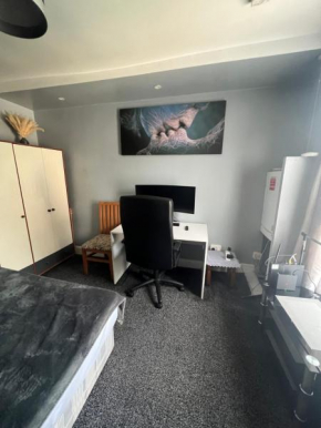 room near Luton center